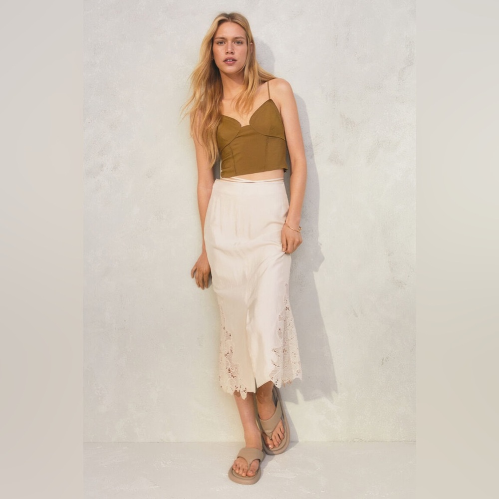 H&M beige lace-detail midi skirt